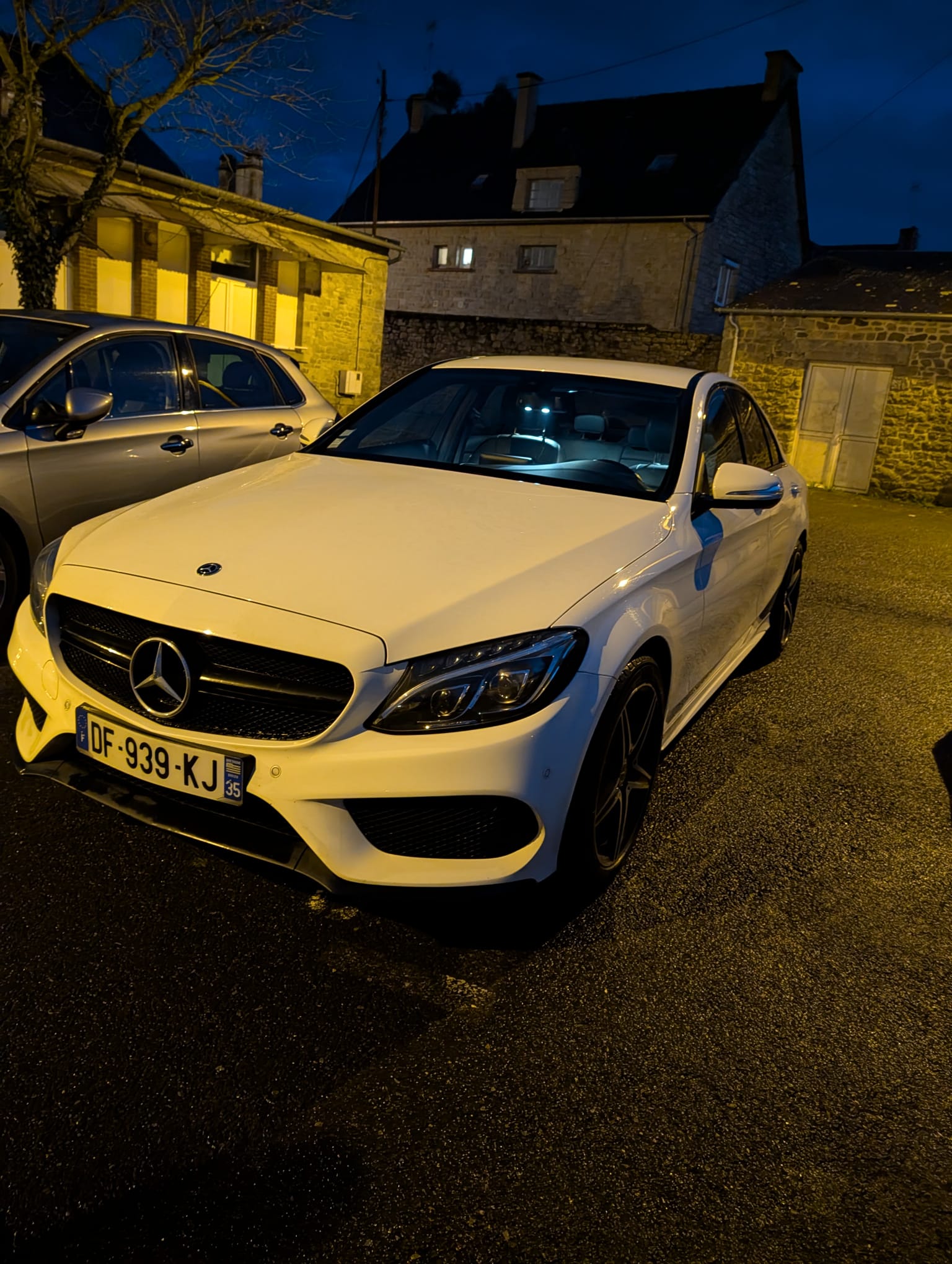 Lavage complet Mercedes C220 à Dinan : intérieur, extérieur et detailing de qualité